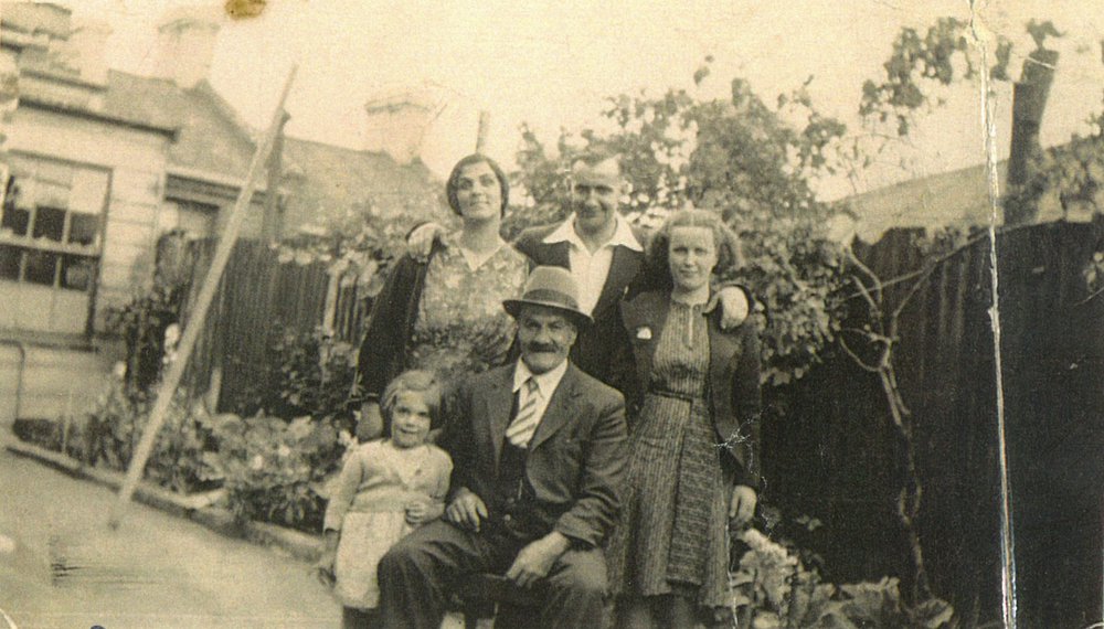 Jidi and family Whitby St, Dunedin.