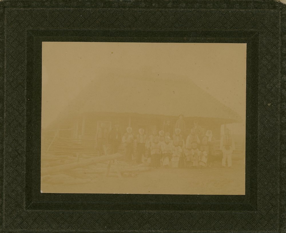 Group of early migrants 