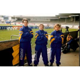 Seth McPhee performing Ball Boy duties