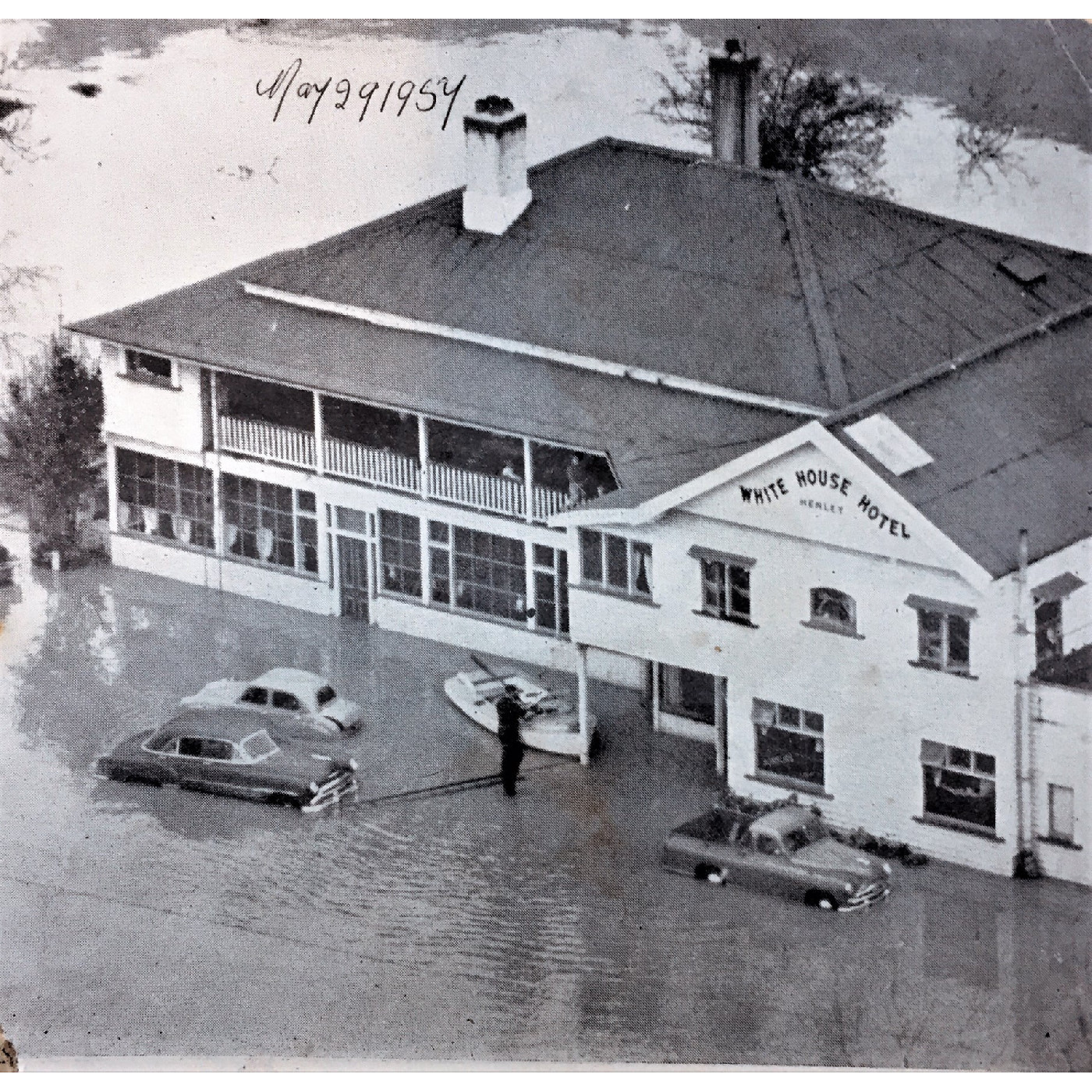 Vera Parsons, Henley Hotel, Taieri and Mary Ramsey on 1920s-1930s Mosgiel