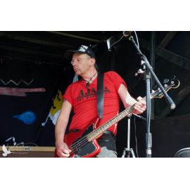 Waitati Music Festival by Paul S Allen: Shakes and the Trouble Makers