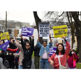 New Zealand Nurses Organisation (NZNO) members on strike in Dunedin