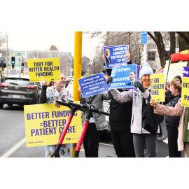 New Zealand Nurses Organisation (NZNO) members on strike in Dunedin