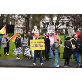 New Zealand Nurses Organisation (NZNO) members on strike in Dunedin