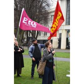 E tū Union members out in support of the nurses